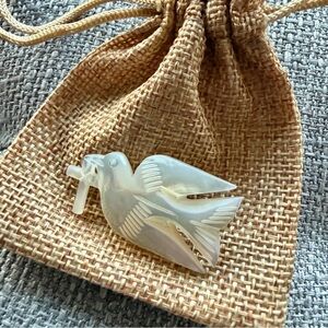 Vintage Hand Carved Mother-of-Pearl Dove of Peace Brooch